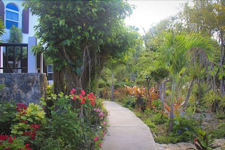 Property grounds. Serenity Cottages