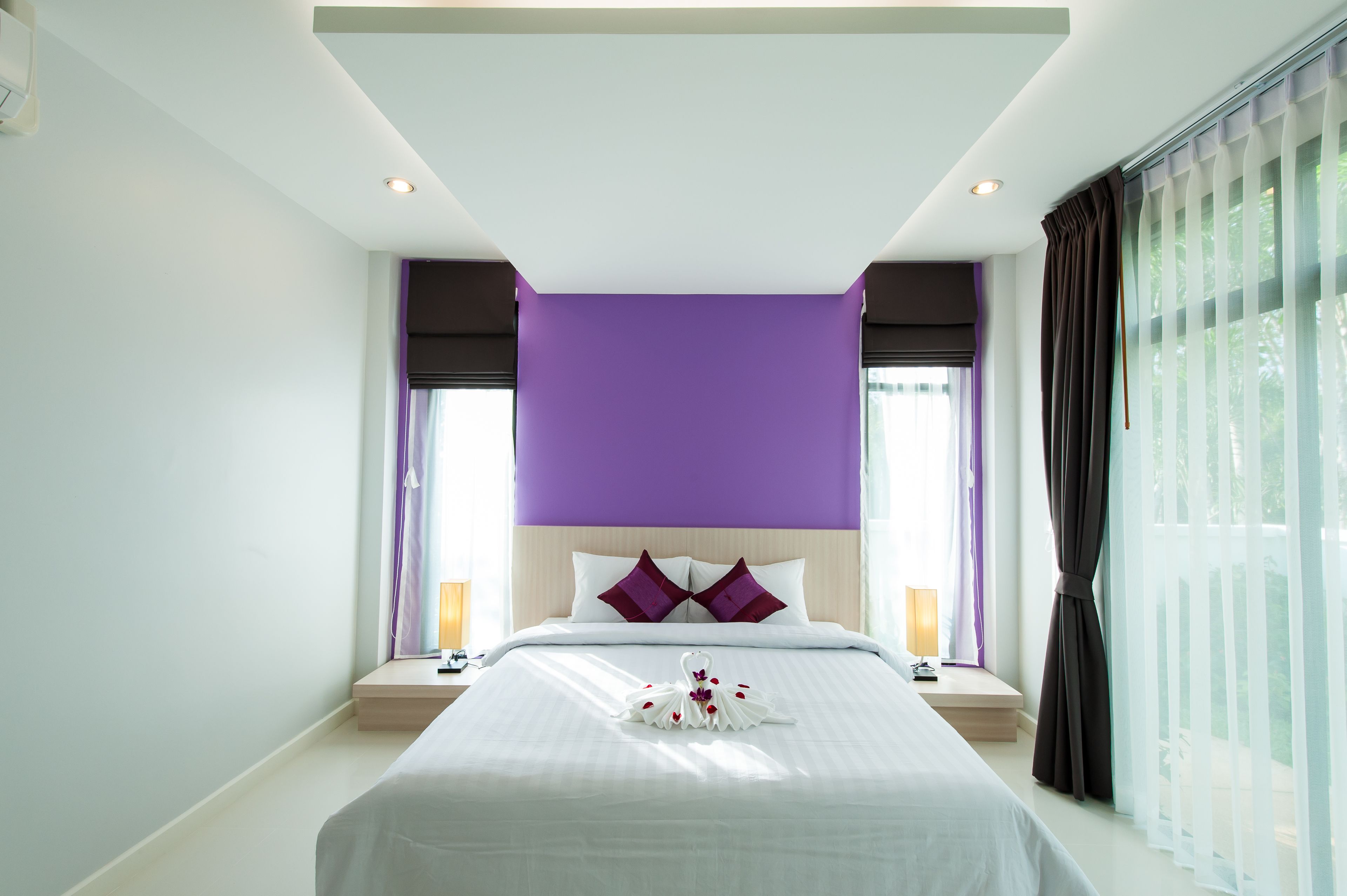 standard studio, 1 double bed | free minibar items, in-room safe, desk, rollaway beds