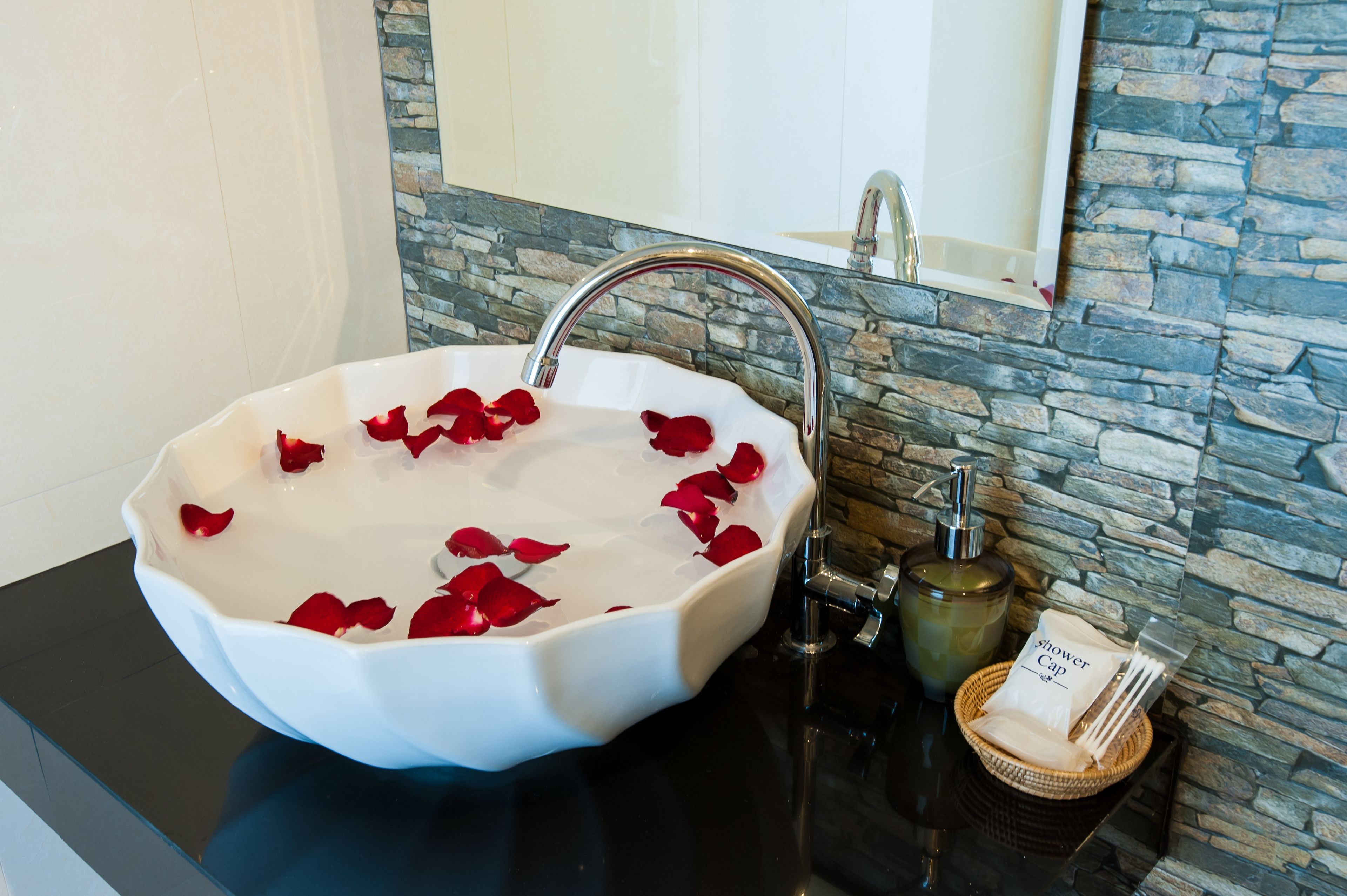 standard studio, 1 double bed | bathroom sink