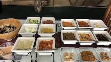 包每日自助式早餐