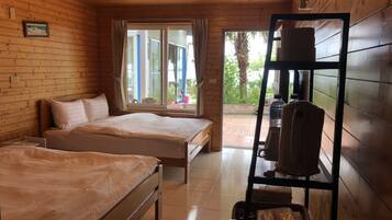 Standard Twin Room | Desk, soundproofing, free WiFi, bed sheets