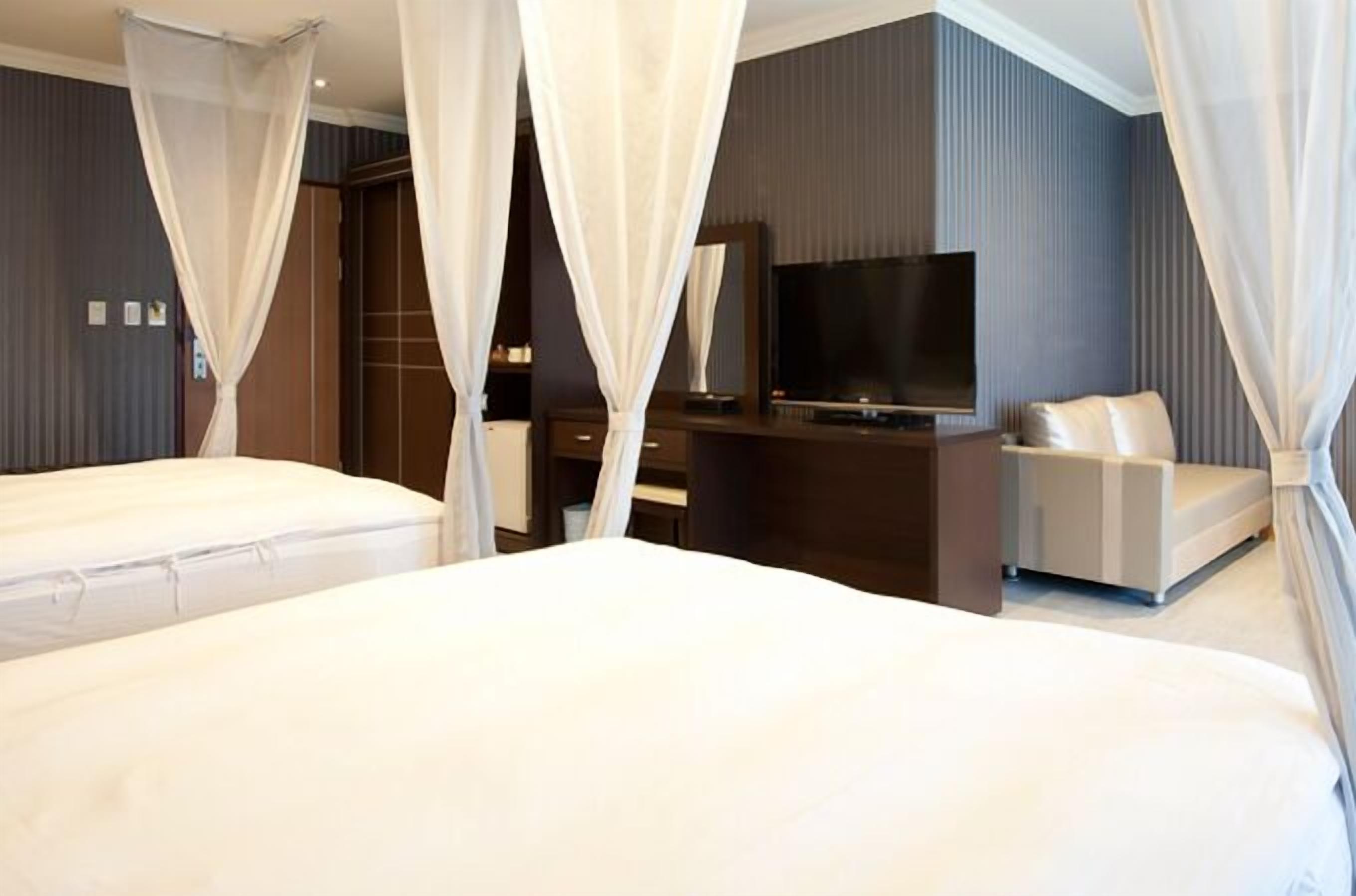 Premium bedding, desk, free WiFi, bed sheets