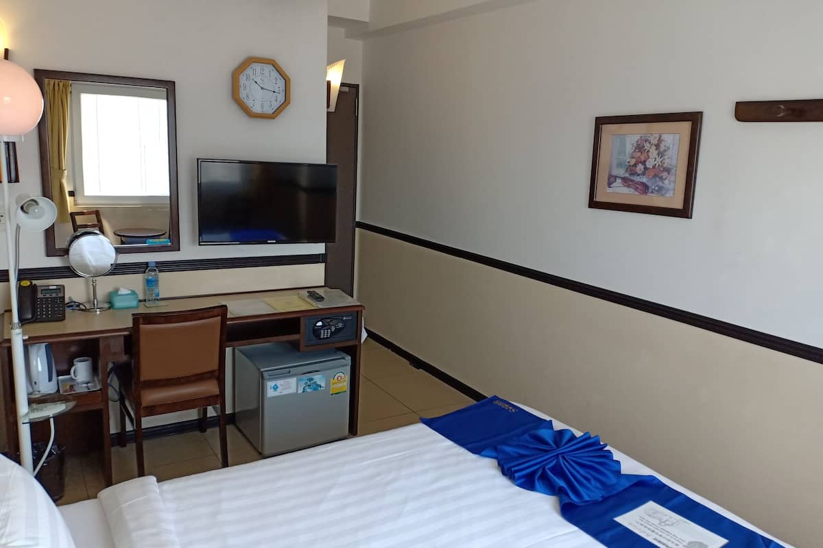 In-room safe, desk, blackout drapes, iron/ironing board