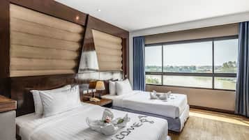 Deluxe River View | Minibar, rollaway beds, free WiFi