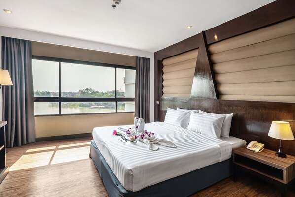 Deluxe River View | Minibar, rollaway beds, free WiFi