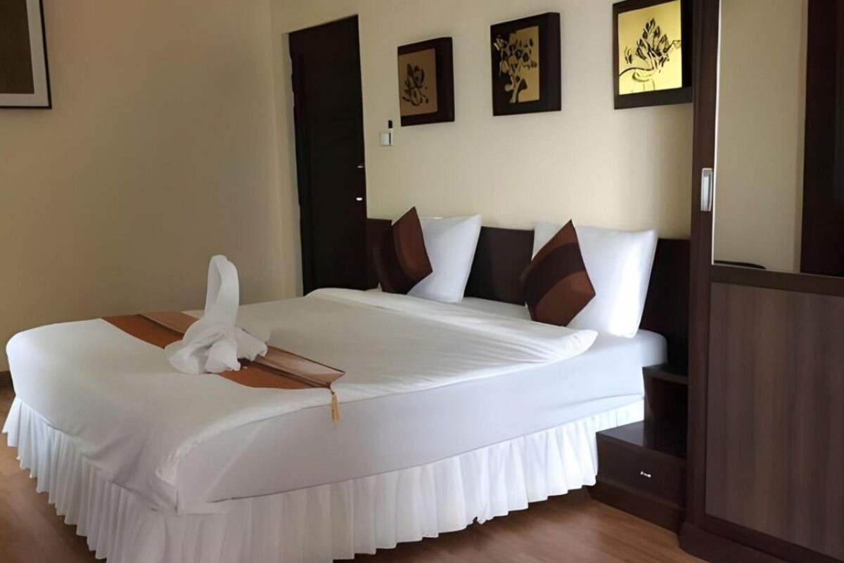 Deluxe tweepersoonskamer | Een bureau, gratis wifi, beddengoed