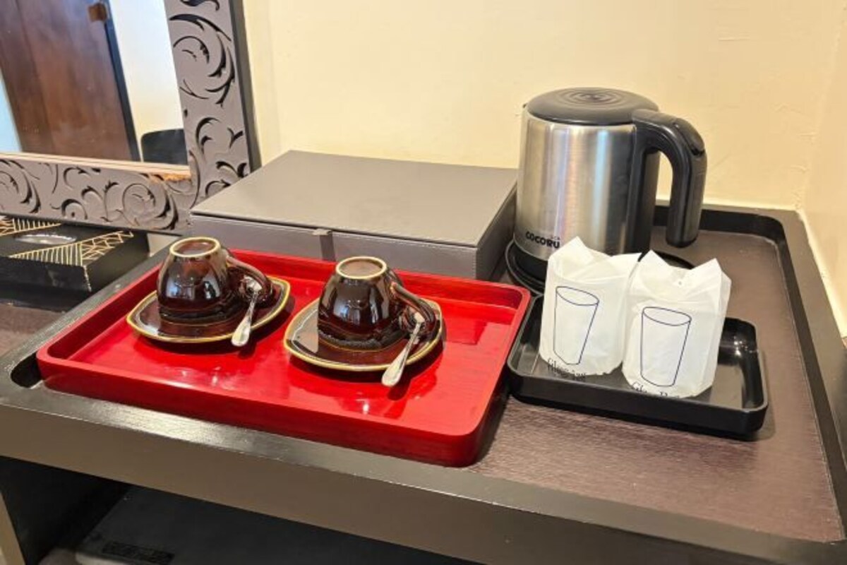 Kopi dan/atau pembancuh kopi