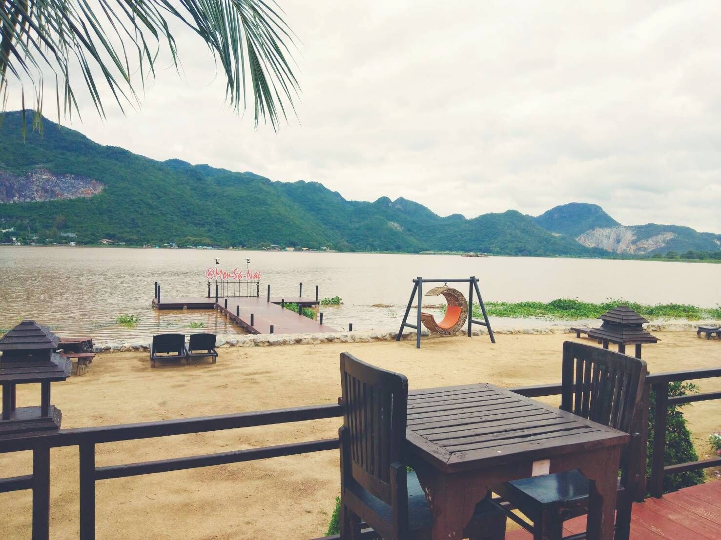 รับประทานอาหารกลางแจ้ง