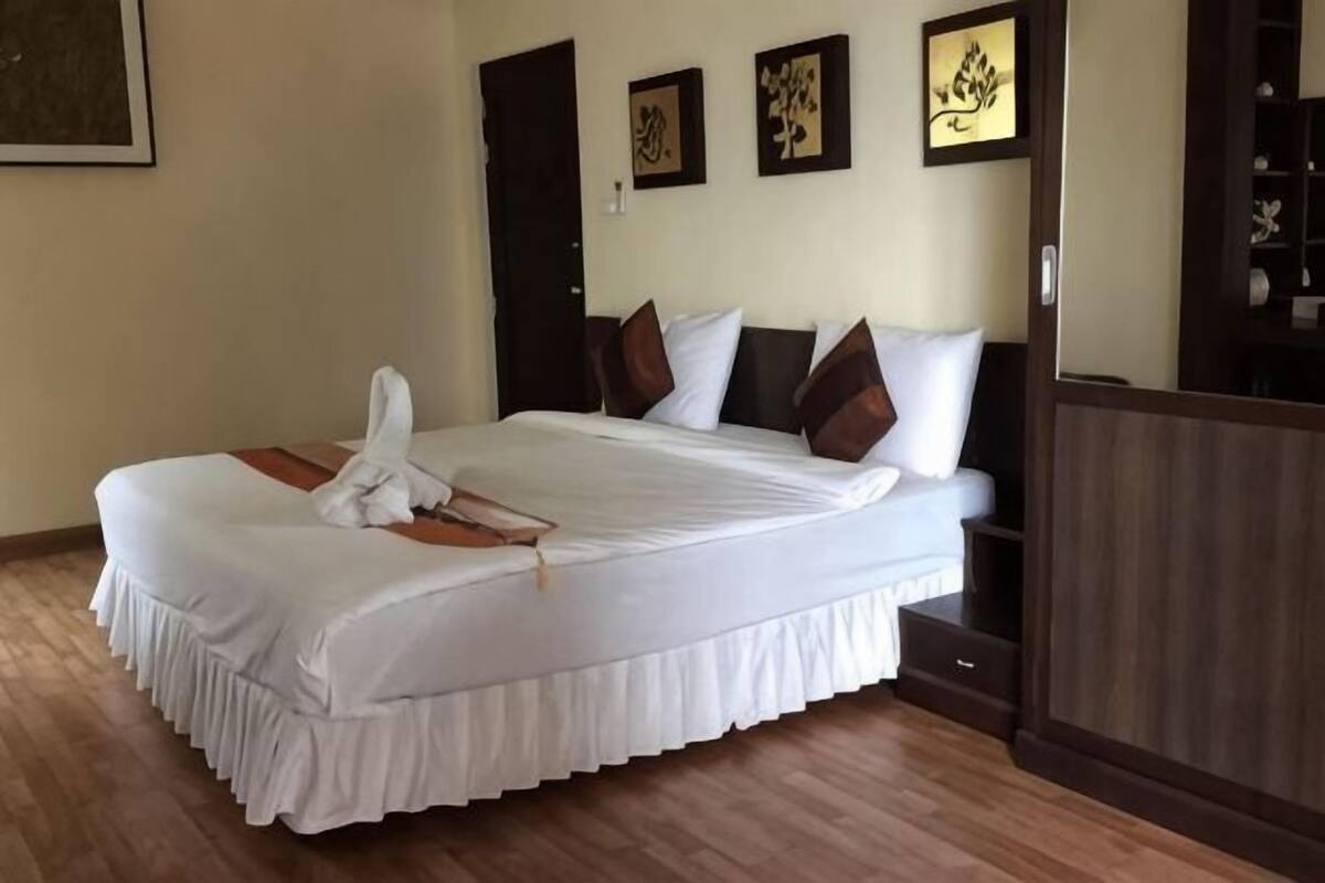 Rollaway beds, free WiFi