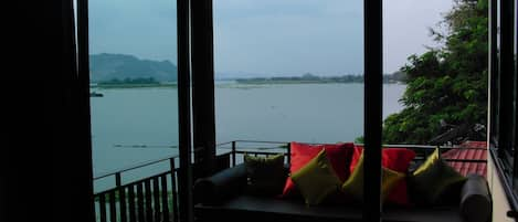 ห้องสวีท, วิวแม่น้ำ (Grace River View Suite) | ลานระเบียง/นอกชาน