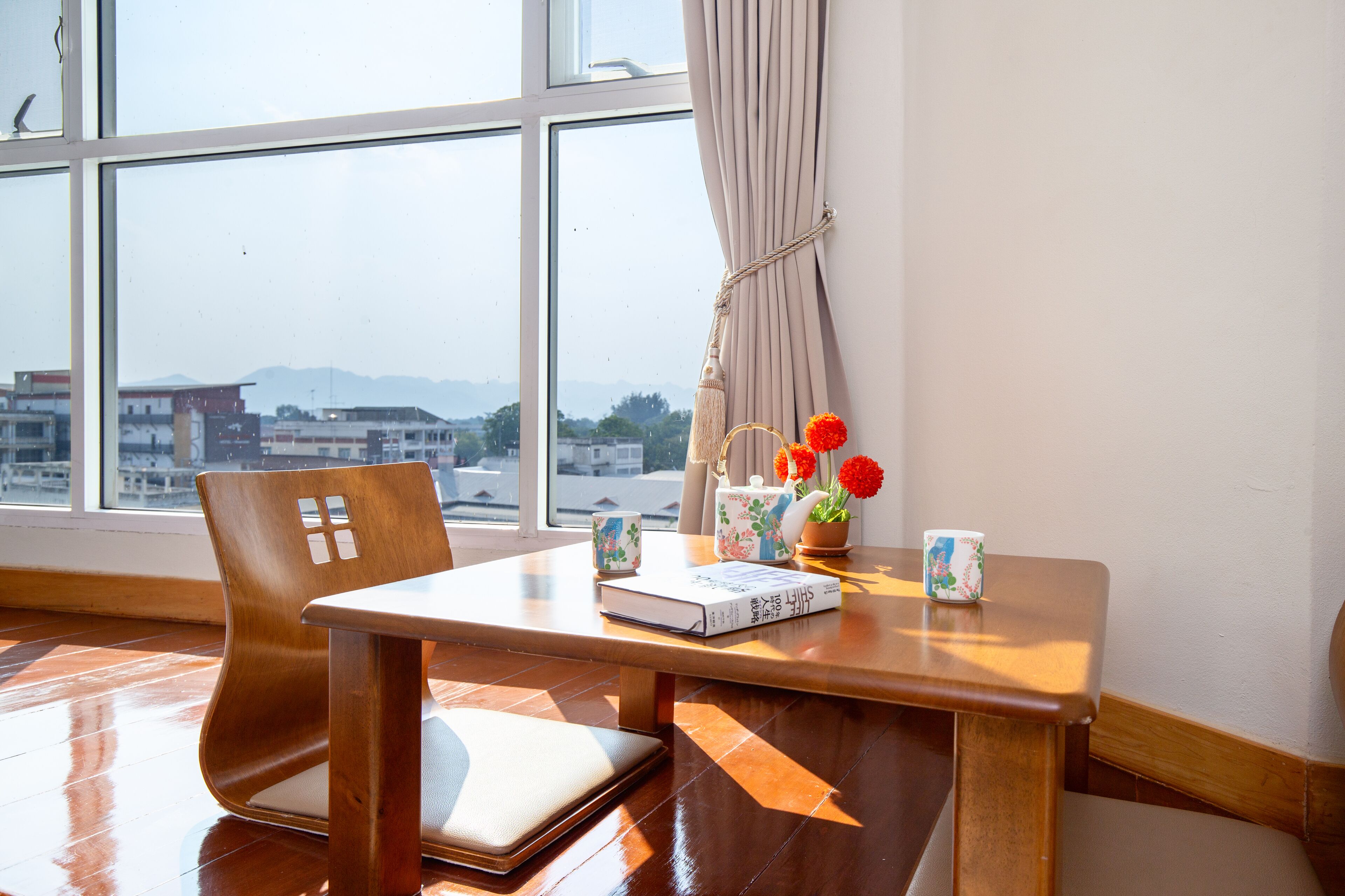 japanese-style twin room | city view