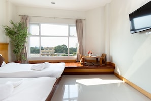 Japanese-Style Twin Room | Escrivaninha, Wi-Fi de cortesia