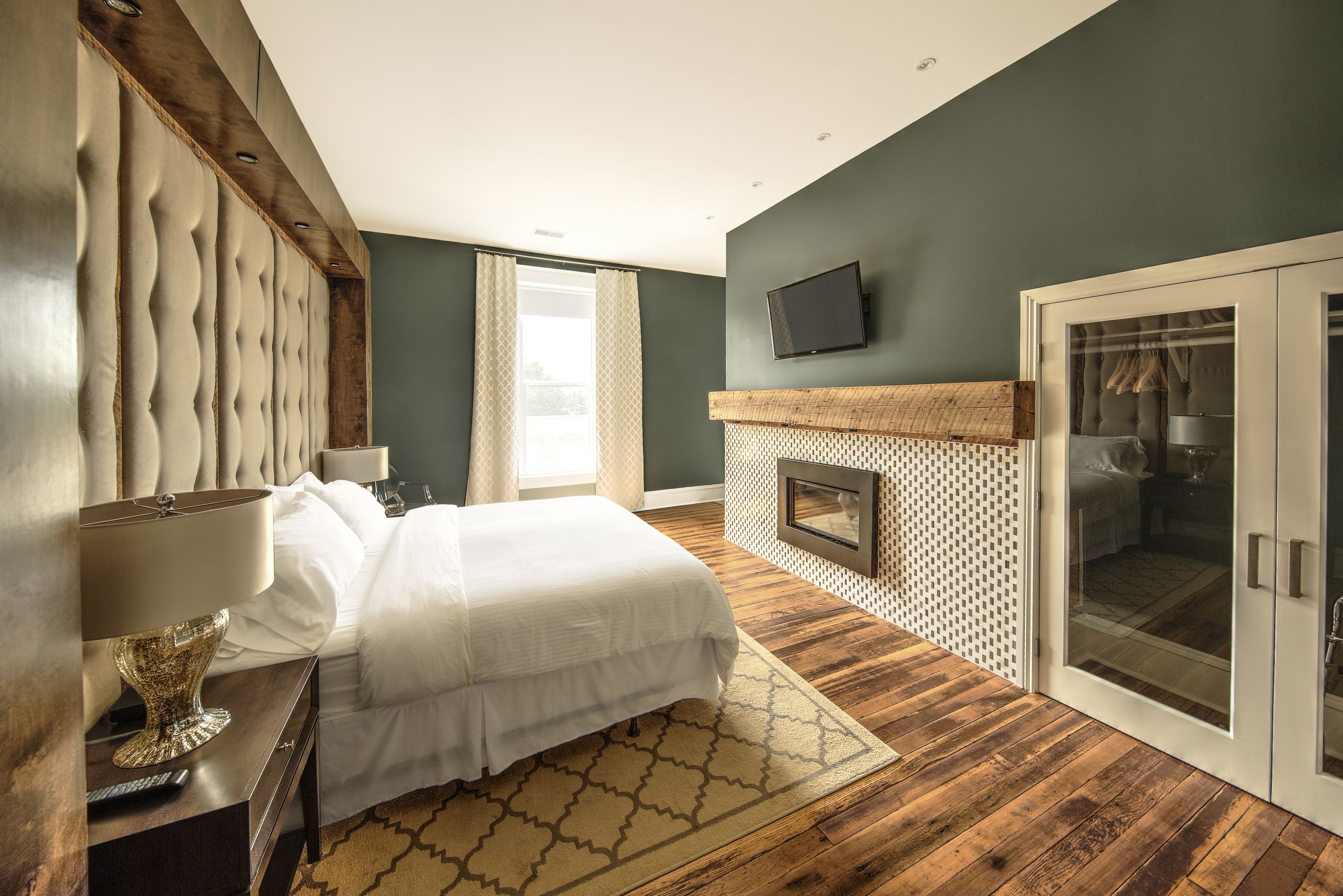 room (the indigo) | premium bedding, iron/ironing board, free wifi, bed sheets