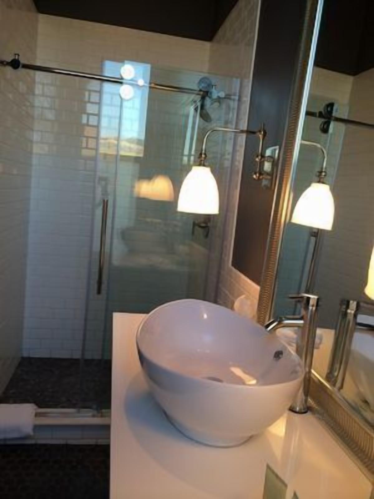 room (the ebony) | bathroom sink