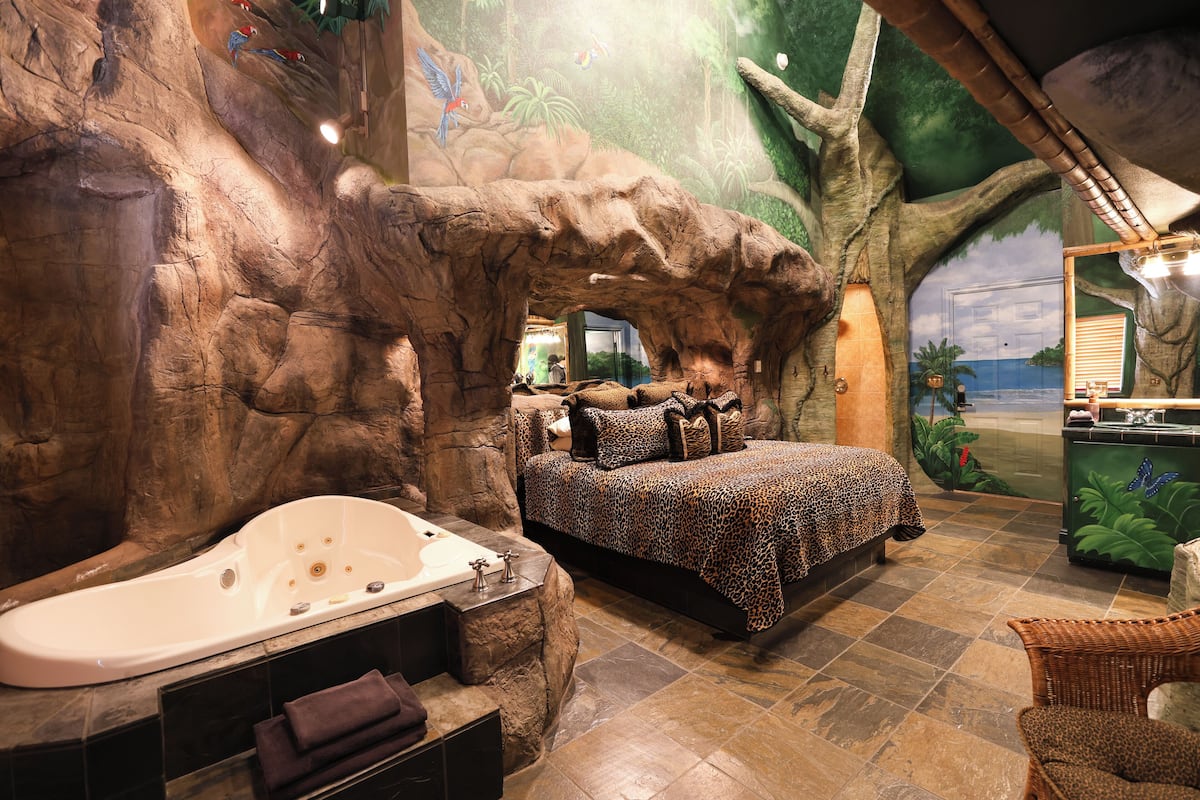 Suite, 1 King Bed (Tropical Paradise Suite)