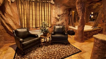 Suite, 1 King Bed (Caveman Suite)