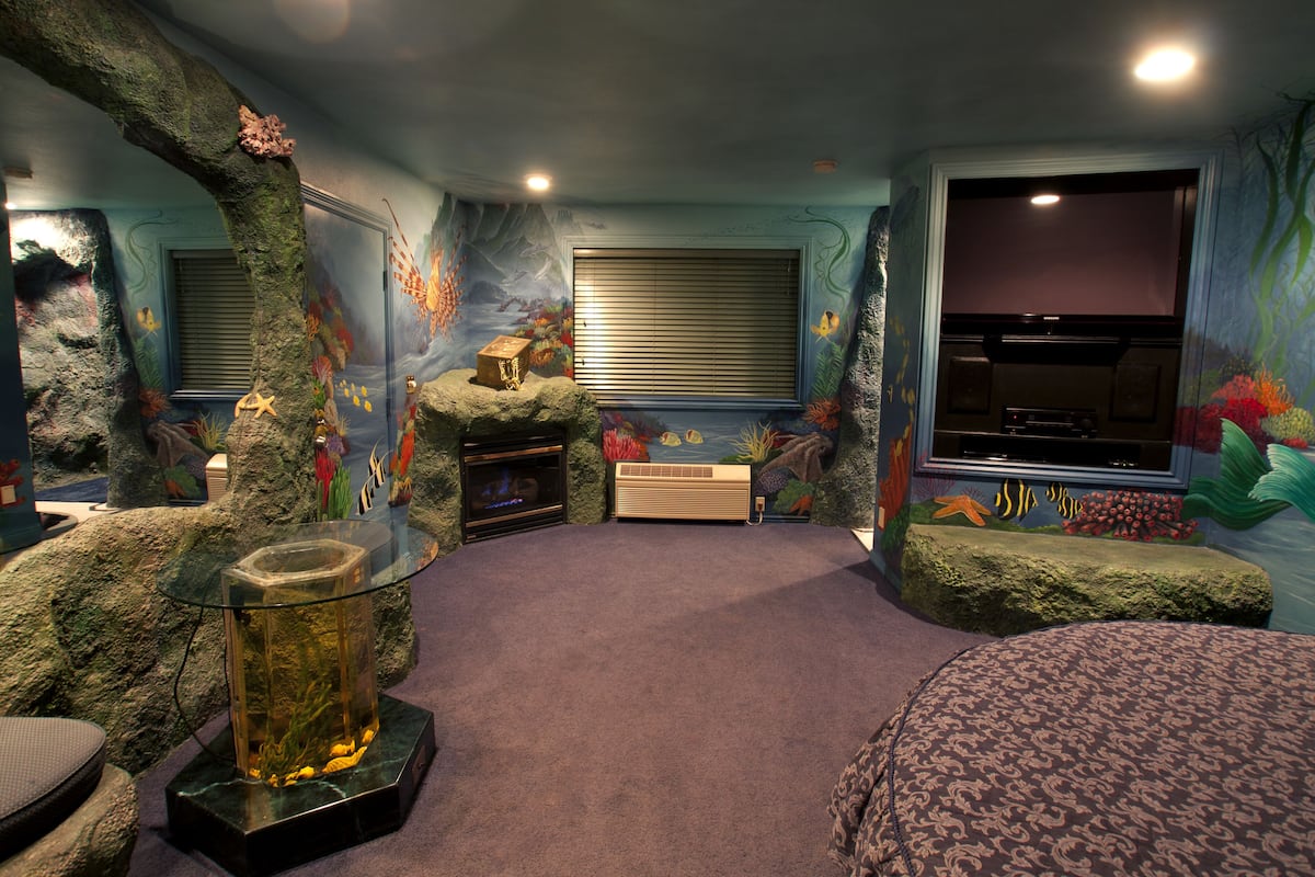 Suite, 1 King Bed (Sea Cave Suite)
