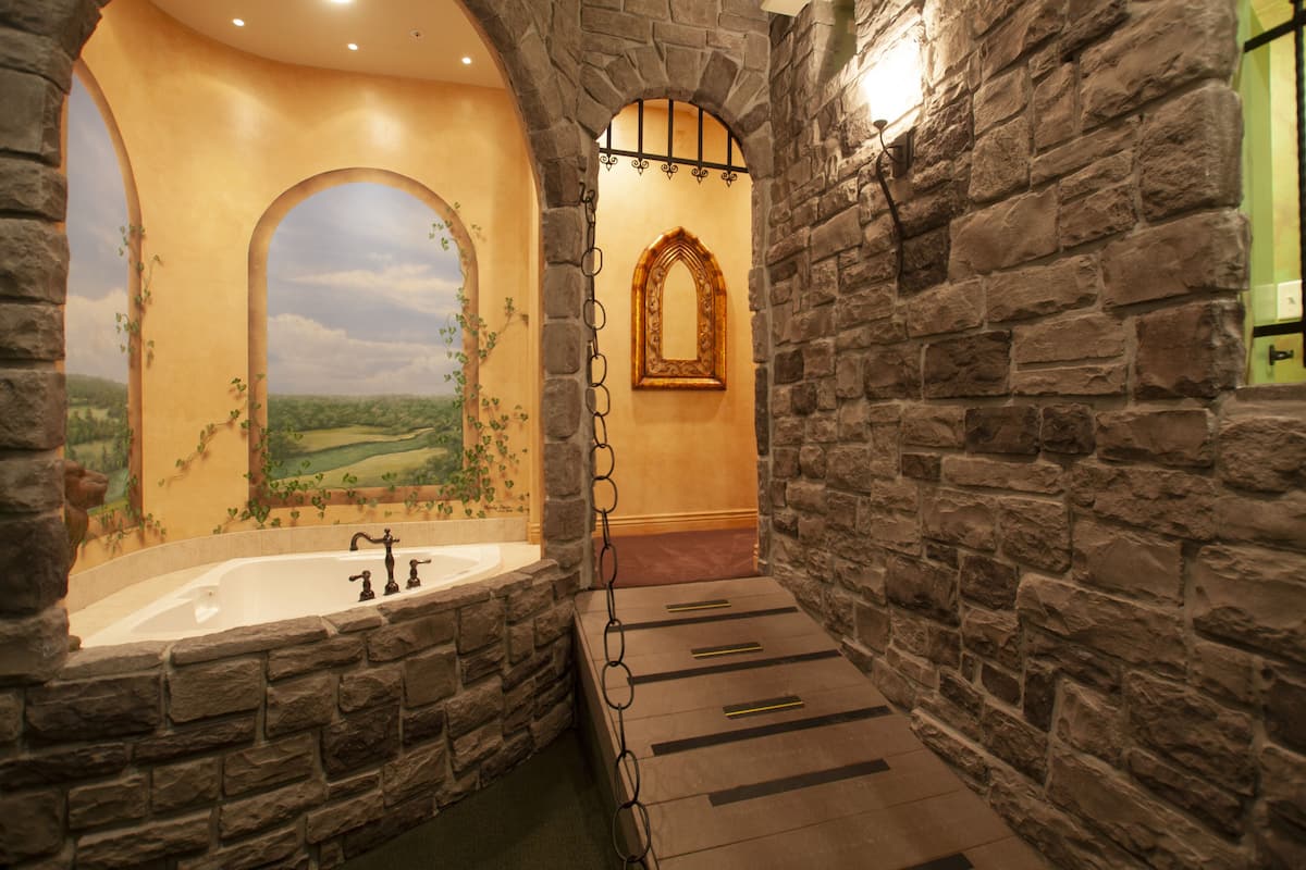 suite, 1 king bed (england theme) | jetted bathtub