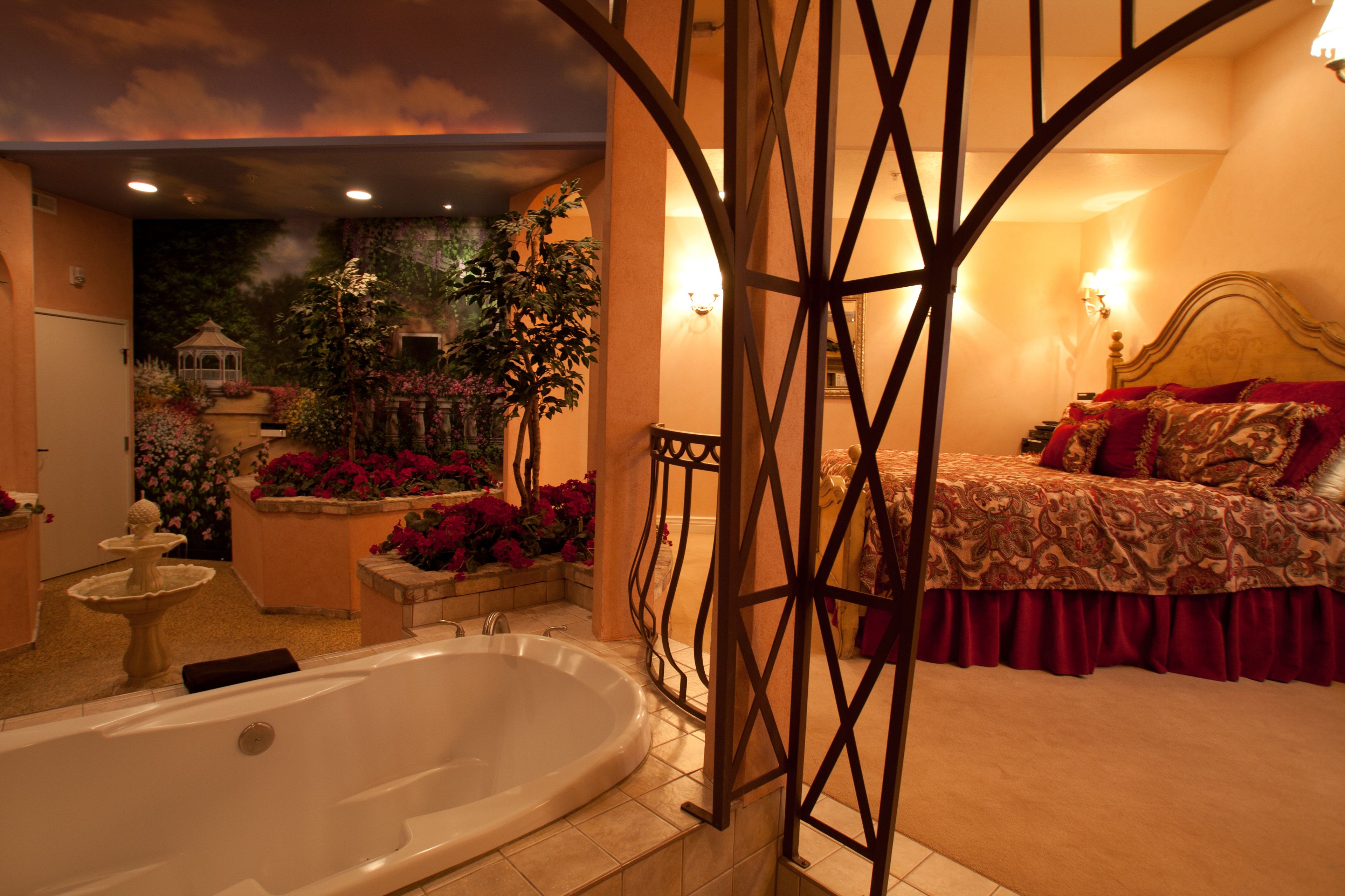 suite, 1 king bed (paris theme) | jetted bathtub