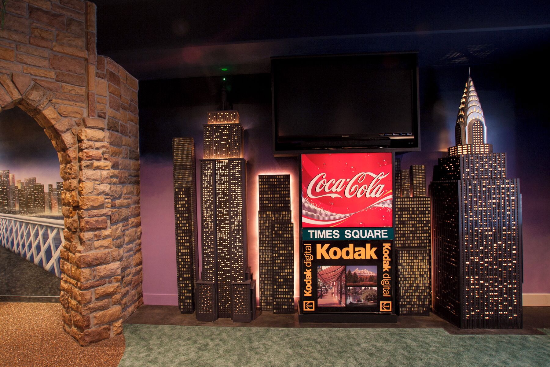 suite, 1 king bed (new york theme) | pillow-top beds, soundproofing, rollaway beds, free wifi