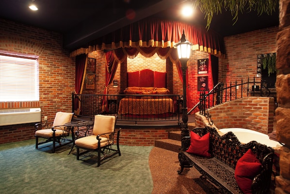 Suite, 1 King Bed (New York Theme)