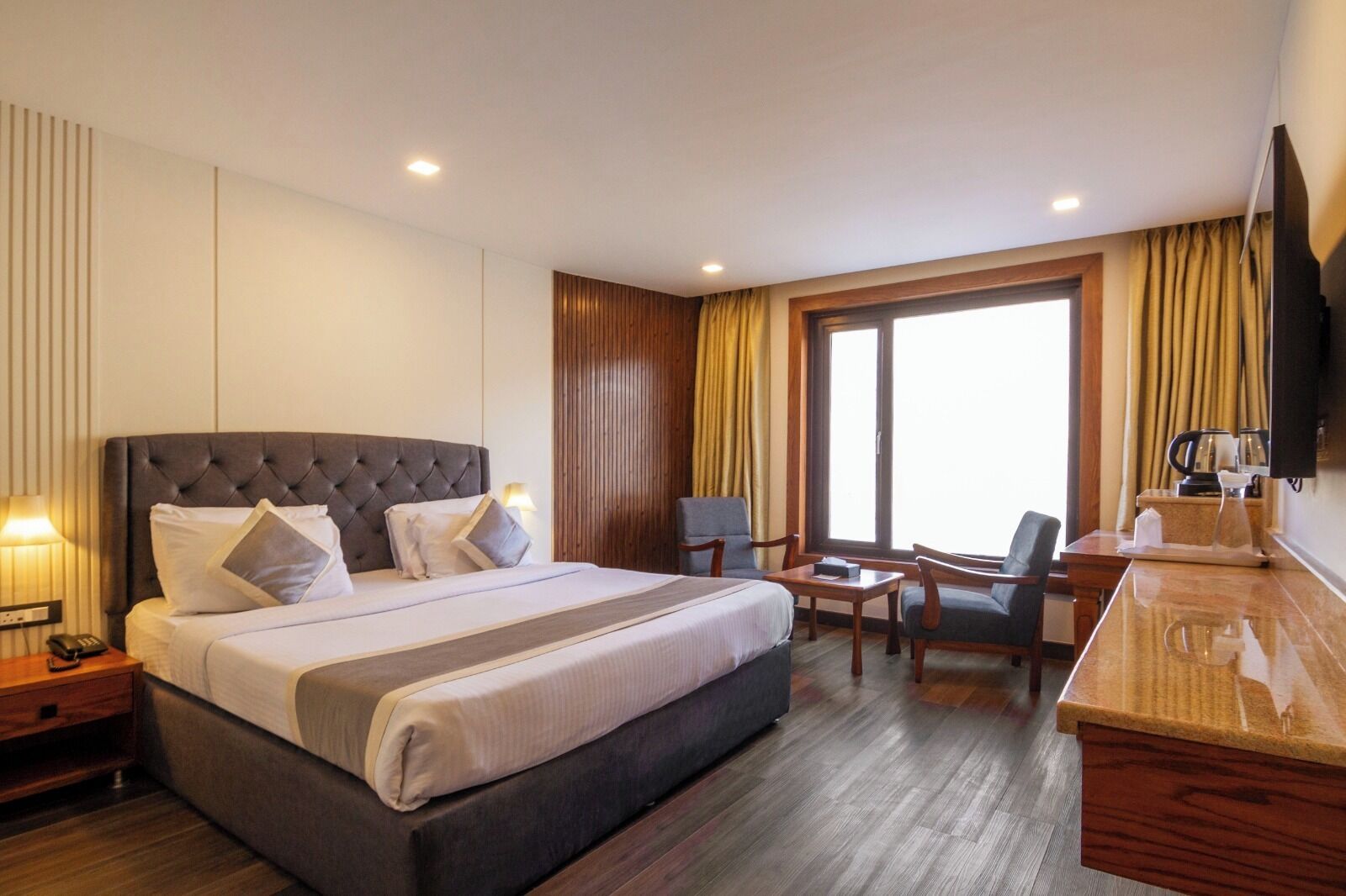 Zojila Premium Room | 办公桌、隔音、熨斗/熨板、免费 WiFi