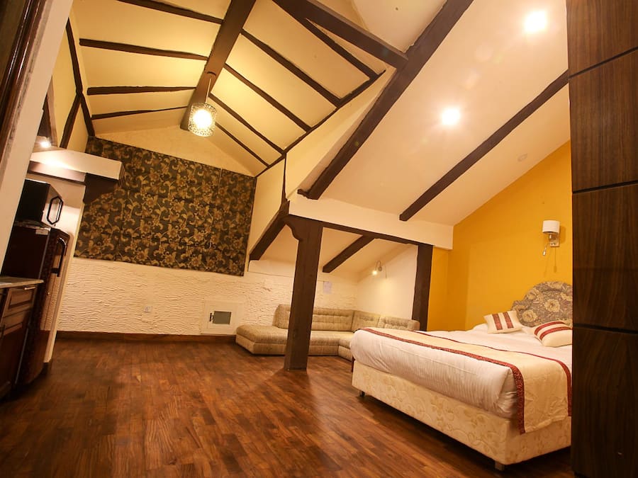 Studio, Non Smoking | In-room safe, desk, blackout drapes, soundproofing