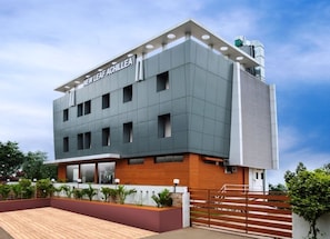Mặt tiền nơi lưu trú