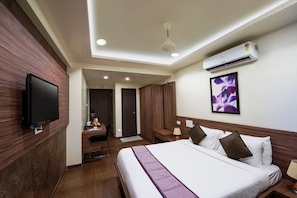Phòng đôi hoặc 2 giường đơn Deluxe, 1 giường đôi, quang cảnh thành phố | Bộ đồ giường cao cấp, két bảo mật tại phòng, bàn