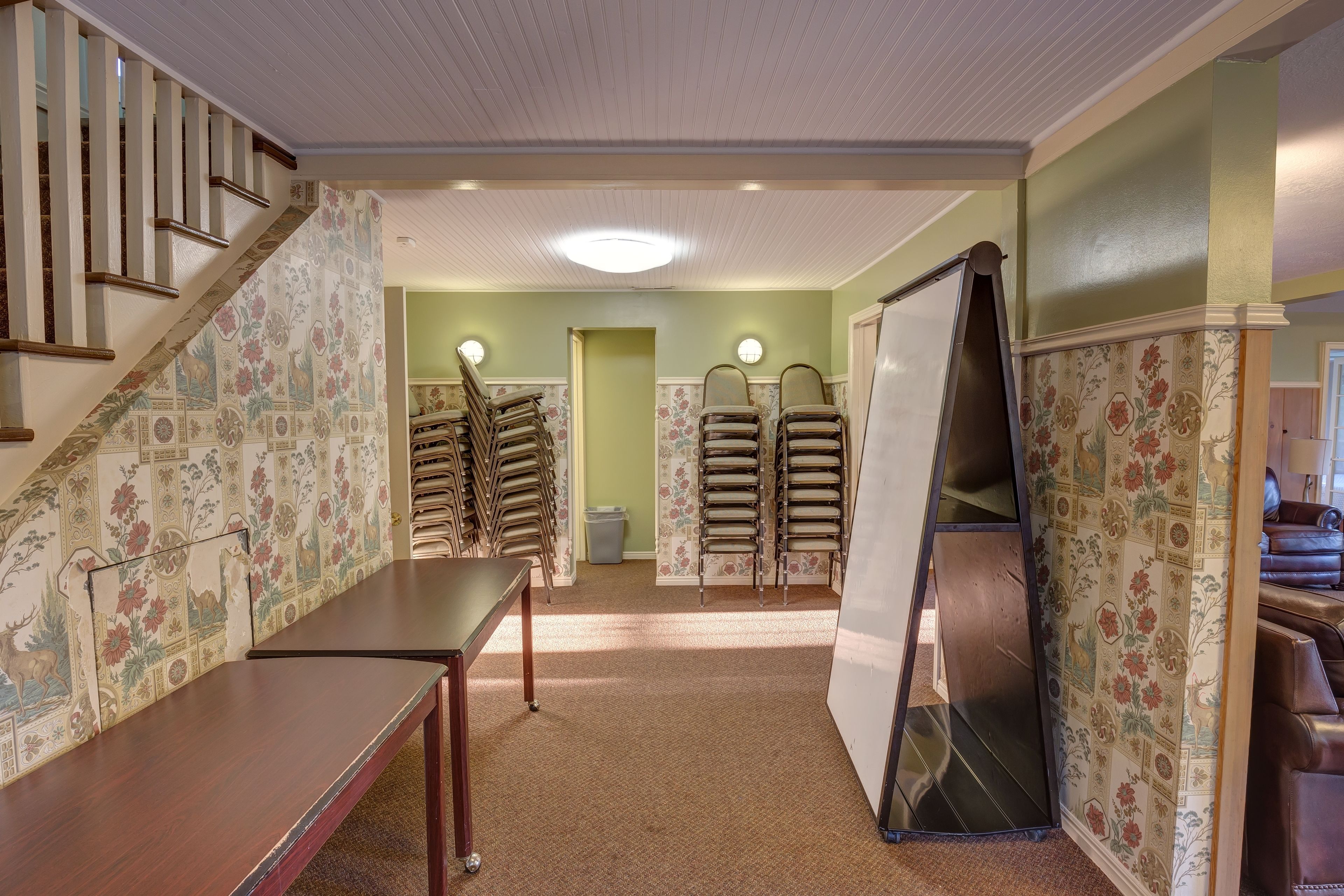 family house, 3 bedrooms, pool access, river view | in-room business centre