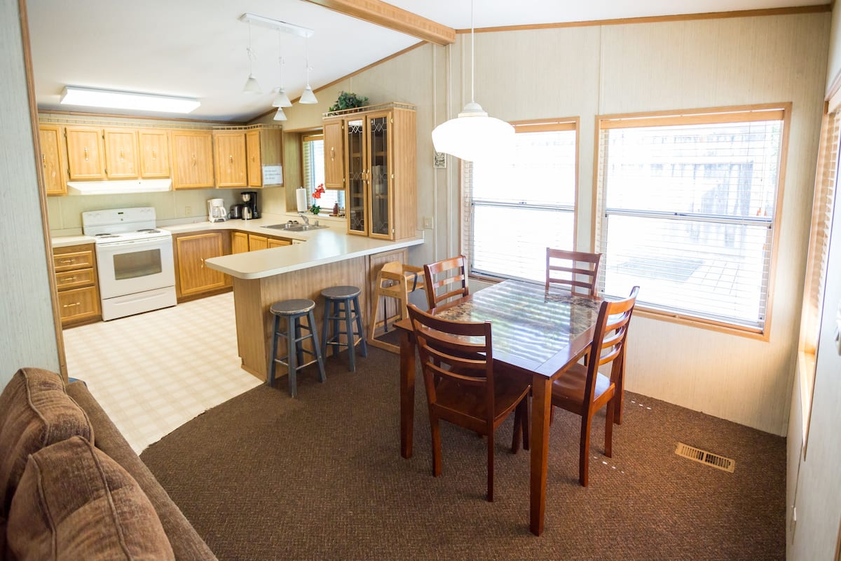 family house, 2 bedrooms, hot tub, mountain view | private kitchen | microwave