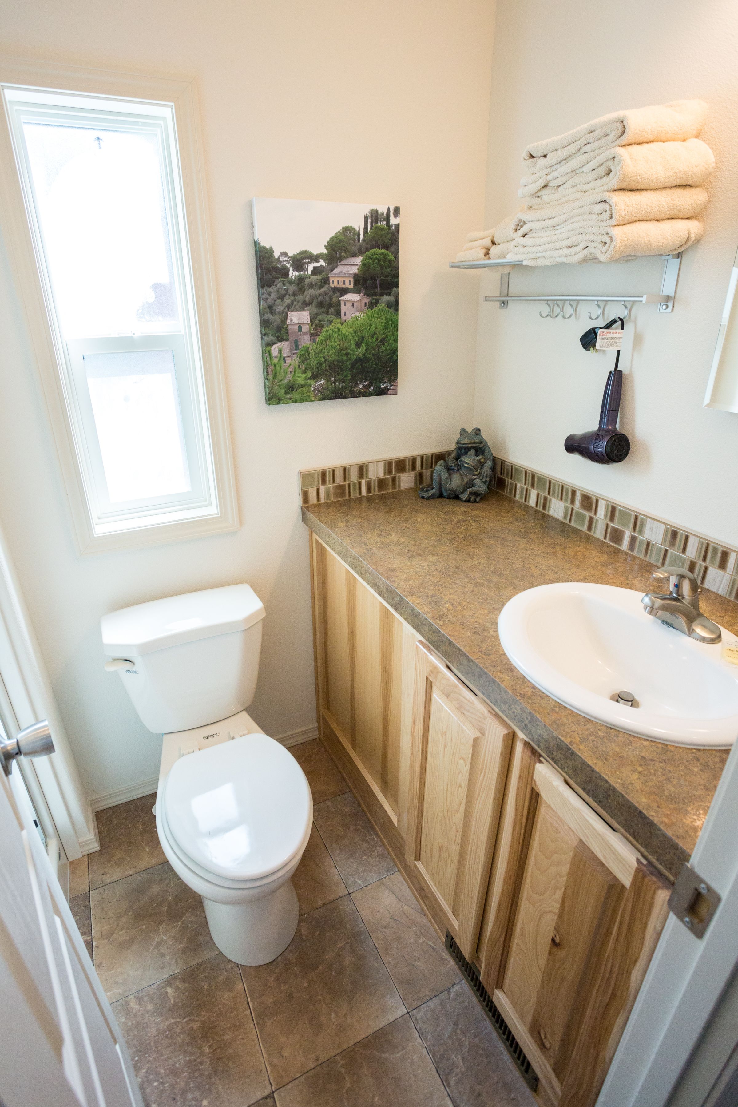 romantic house, 1 bedroom, patio, mountain view | bathroom | towels