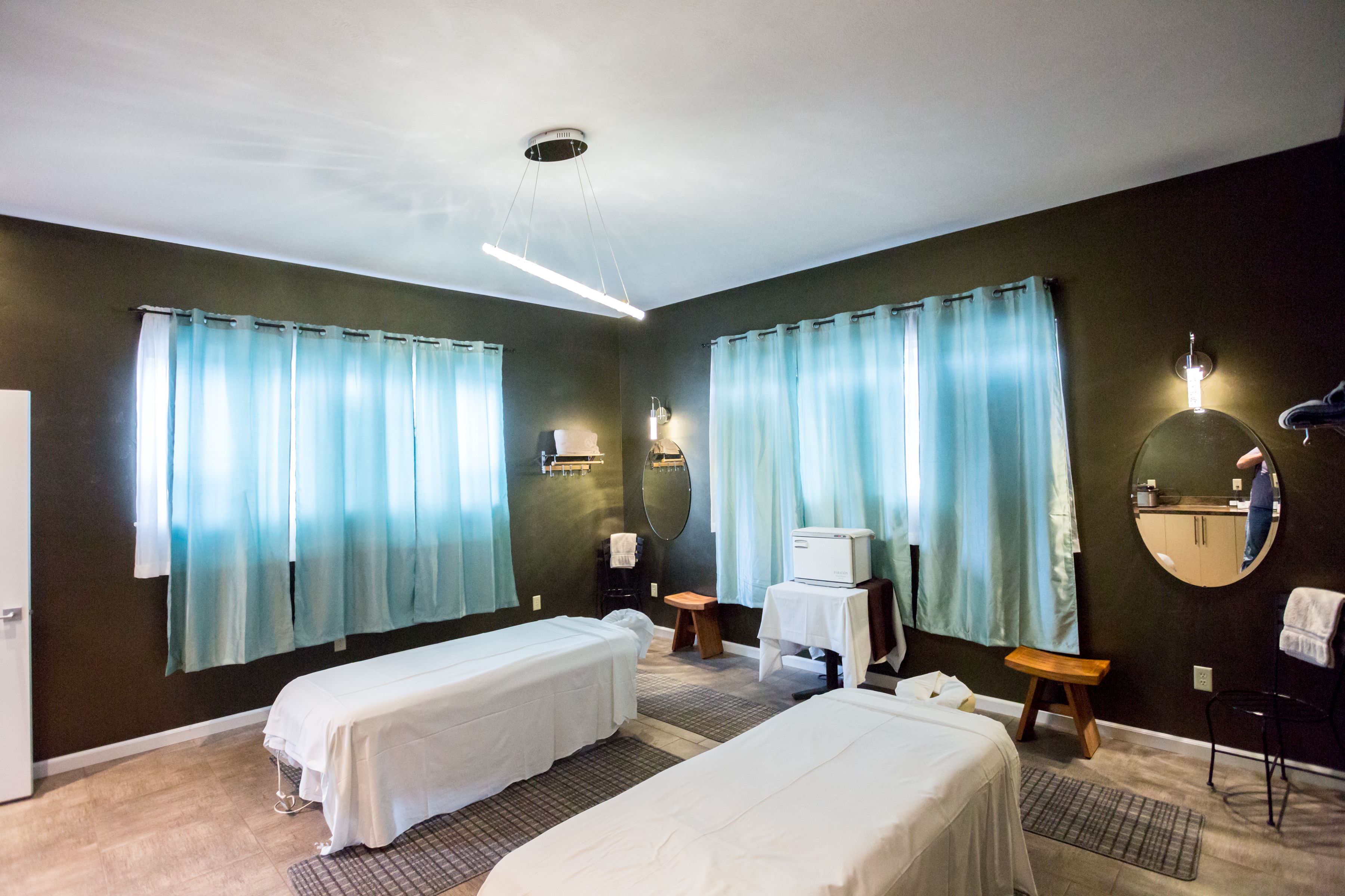 couples treatment room(s), sauna, hot stone massages