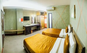 Desk, rollaway beds, free WiFi - Loft Living Khonkaen (Khon Kaen)
