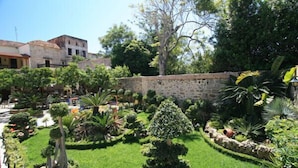 Garden - Paris Hotel (Rhodes)