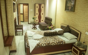 Executive Double or Twin Room, 1 Double Bed, City View | Desk, free WiFi