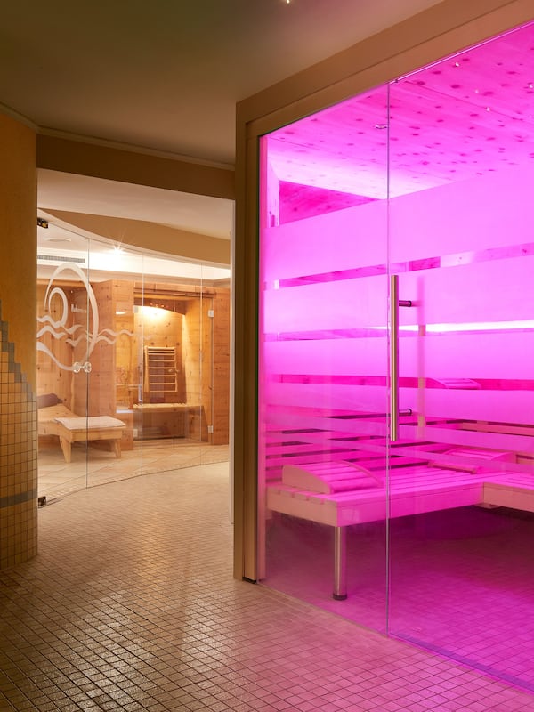 Couples treatment rooms, sauna, hot tub, steam room, Turkish bath
