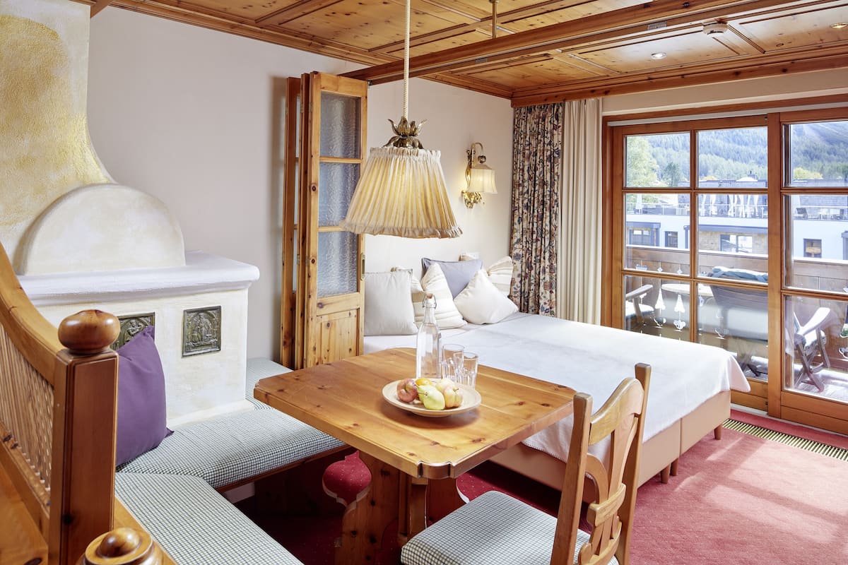 1 bedroom, premium bedding, minibar, in-room safe