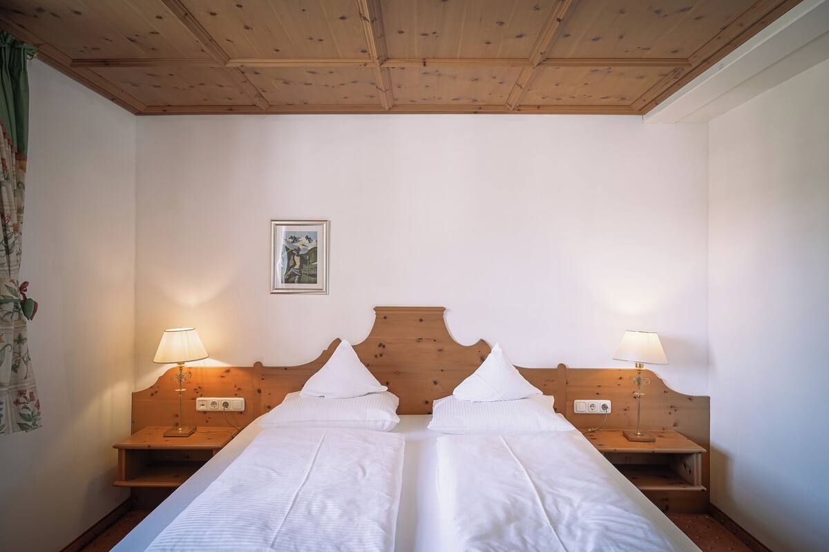 Suite (Tirolerhof) | Premium bedding, in-room safe, free WiFi, bed sheets