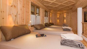 Couples treatment rooms, sauna, hot tub, steam room, Turkish bath