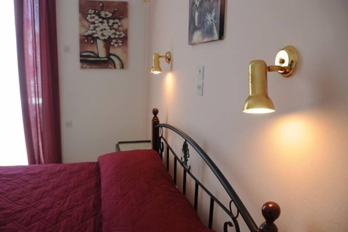 Single Room | In-room safe, free WiFi, bed sheets