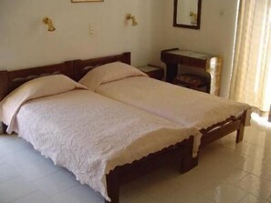 In-room safe, free WiFi, bed sheets