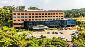 Front of property - Chuncheon Bears Hotel (Chuncheon)