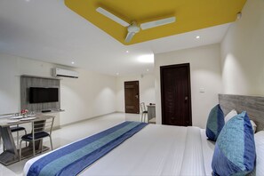 スタンダード ダブルルーム バリアフリー 専用バスルーム | 部屋からの景観