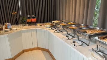 Breakfast (USD 3 per person)