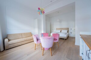 Family Room | Iron/ironing board, free WiFi, bed sheets