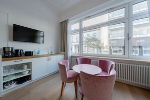 Family Room | In-room dining - Logierhaus am Rathaus (Norderney)