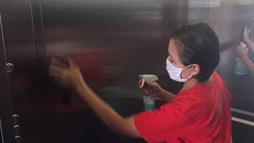 Quầy tiếp tân