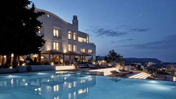 Front of property - evening/night