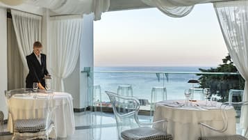 4 restaurants, breakfast, lunch served; local and international cuisine